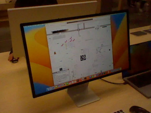 Owot apple store 2.webp